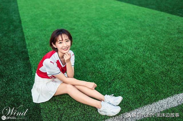 前男友結婚那天，我包了個741的紅包，然後挺著大肚子盛裝出席
