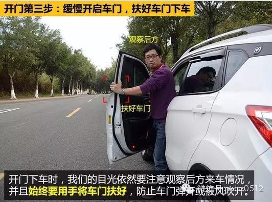 血的教訓！孩子沒了，媽媽跪地崩潰大哭！家長接送孩子千萬小心，所有台灣人都快來看.... 