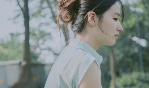 小姑子生了兒子，婆婆把我和女兒趕出家門，老公的話讓我悔不當初