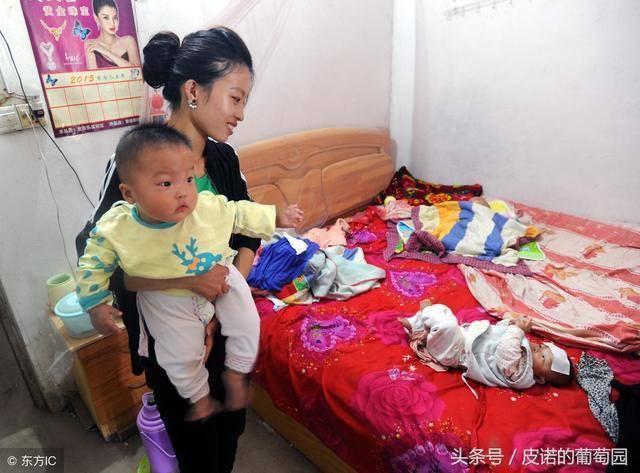 小叔子結婚紅包丟了，大家懷疑我偷了，我指指頭上，婆婆愣了！