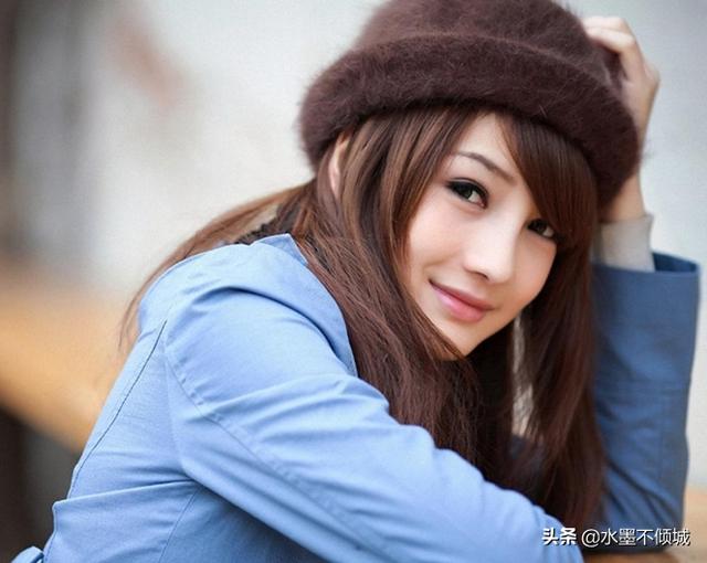 原配指著小三兒對女兒說：以後不能學她，小三女兒接茬：我學媽媽