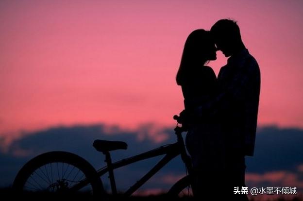 二婚女人哭訴：丈夫每天去前妻那看兒子，我去看我兒子一次都不行