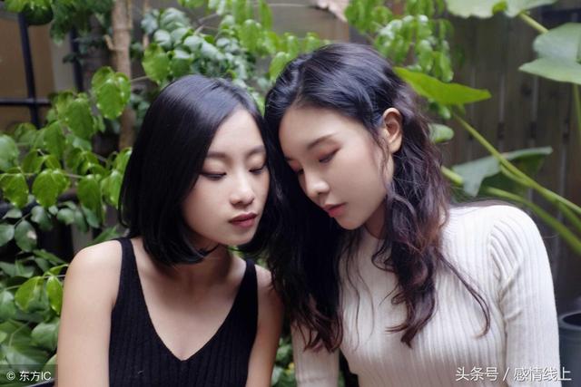 閨蜜當初搶走我男友，如今離婚卻怪罪於我，我回她兩個字！