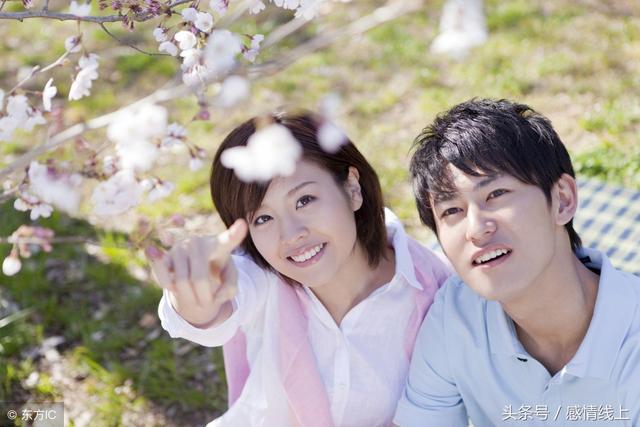 閨蜜當初搶走我男友，如今離婚卻怪罪於我，我回她兩個字！