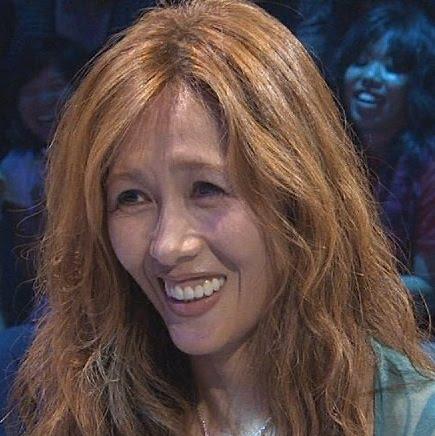 50歲的工藤靜香幾乎毀容！卻被「男神木村拓哉」寵愛16年！一看她年輕時的照片，才發現木村拓哉早計畫好了！