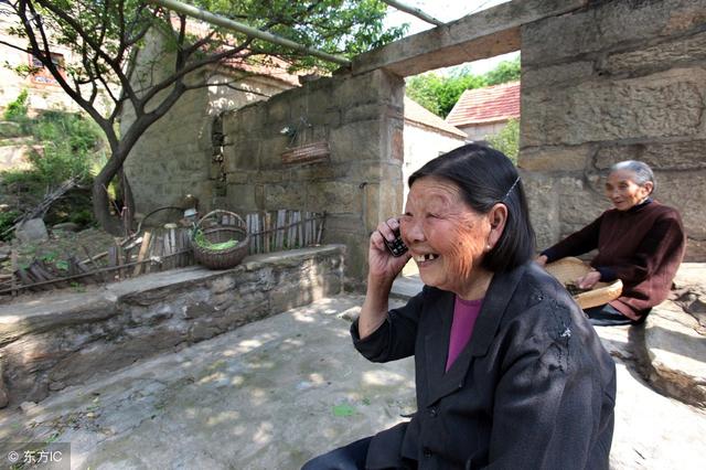 當了上門女婿，丈母娘拒我媽上門，我卻不敢吭聲，因我媽確實有錯