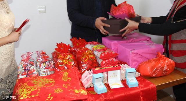 當了上門女婿，丈母娘拒我媽上門，我卻不敢吭聲，因我媽確實有錯