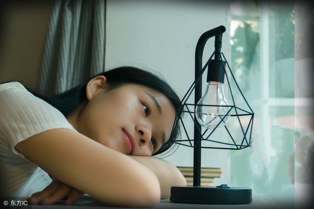 我質問爸爸為何婚內重建家庭？他給出一個答案，我愣在了原地！