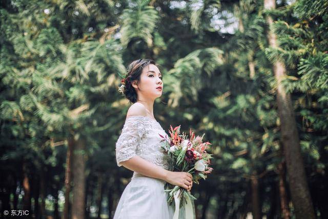 丈夫年薪50萬，婆婆刁難讓俺做保姆，媽媽來一趟俺卡多100萬