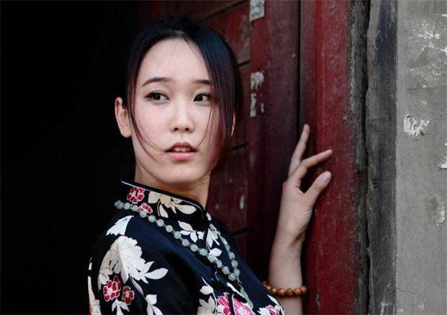 孕婦火車上借錢，路人紛紛躲避，母親借她800，從此要啥有啥