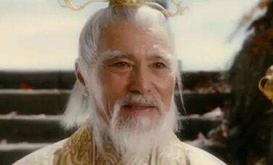 深山隱世村中人人長生不死，郎中發現其中秘密，一把火後村毀人亡