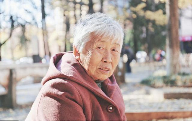 伺候我十來天月子，臨走提個要求，我讓她以後永遠別登我家門