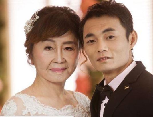 妙齡少女一夜變老，老公不離不棄，這才是真愛，整容手術讓她重生