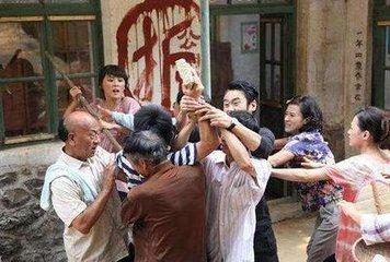 小叔子結婚婆婆不讓我去參加，我連夜趕回去一看，生氣搬回了娘家