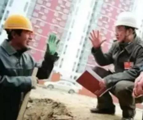 公司遭遇難題「請來的博士花了100萬」解決！沒想到一位「清潔工只用190元」就解決了