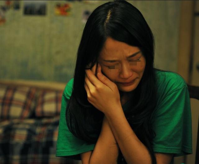 妹妹鬧離婚跑到我家住，晚上聽到她和妹夫的對話，我含淚把她趕走
