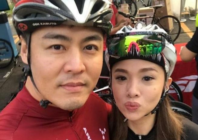 43歲男星帶妻見新歡，街頭與新歡甜蜜相擁，妻子在旁強忍淚水