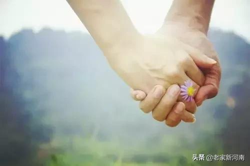 夫妻就像左右手，摸著總沒感覺，痛了才明白（感人至深）