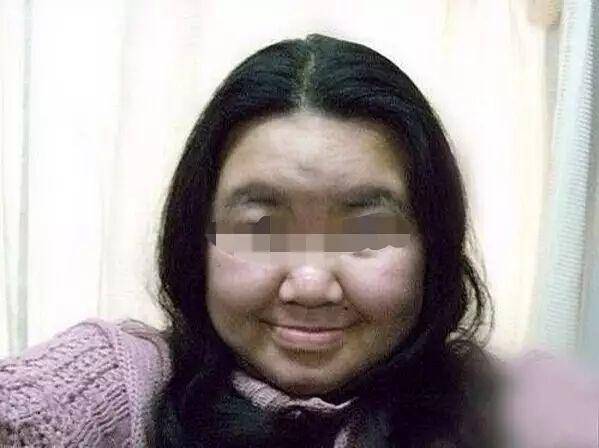 老人種甘蔗供養子讀大學，葬禮上來輛豪車，才知養子身份不簡單
