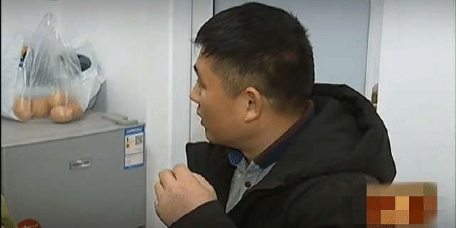 妻子與男客人外出吃飯，丈夫感覺到不對勁，卻來不及回頭