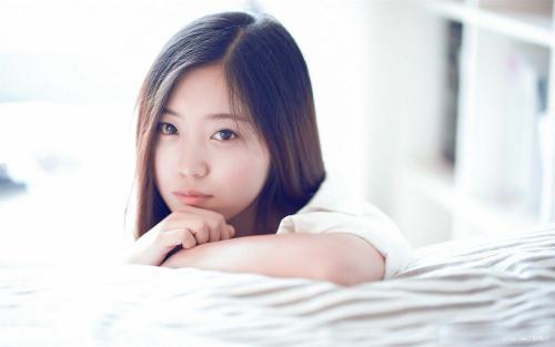 加班到深夜，回家抱著老婆就睡，二天早上看著懷裡的人我傻了