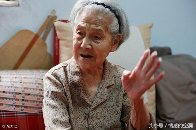結婚後，婆婆向我借錢，三年後我拿著借條去了婆婆家