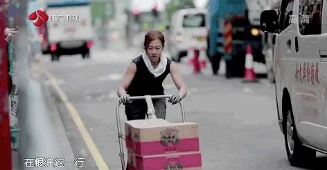 從爆紅到被質疑 香港「最美搬運工」,並沒有嫁給男嘉賓，她後來怎樣了？