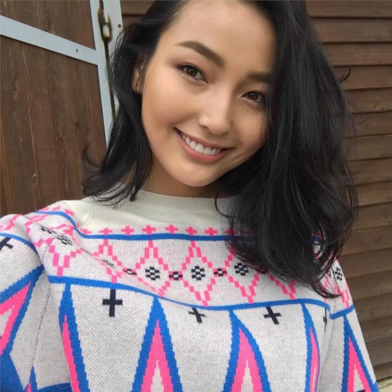 蒙古女孩好火 一張「天然美女照」掀起熱搜，往下看「逆天長腿」：好想搬去蒙古