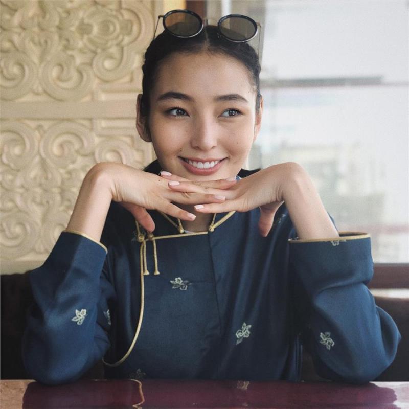 蒙古女孩好火 一張「天然美女照」掀起熱搜，往下看「逆天長腿」：好想搬去蒙古