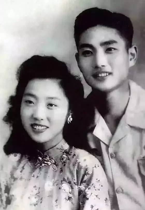 相愛60年，卻分離22年，寫了1000多封情書，87歲為她學畫畫，畫下兩人相戀過程 
