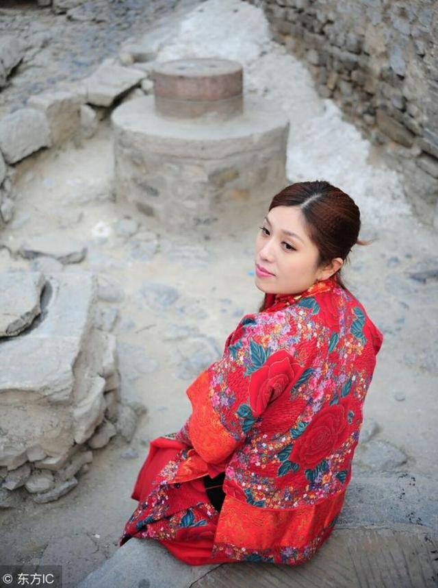 窮小子娶個傻媳婦實屬無奈，傻媳婦做一事，才知娶的是寶