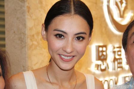 張柏芝深夜曬婚紗照與三胎生父要結婚？本尊火速解釋真相
