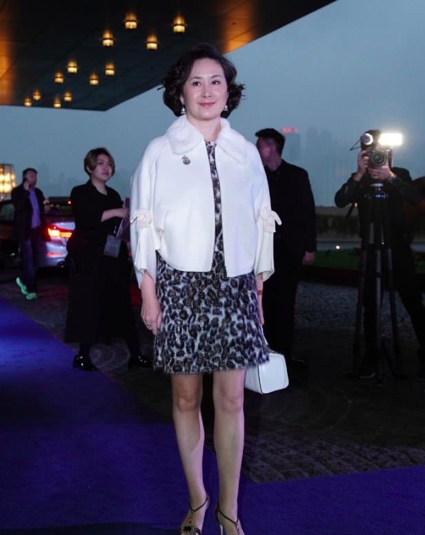 三個女人一台戲！甘比李嘉欣何超瓊同框不尷尬，昔日情敵變閨蜜