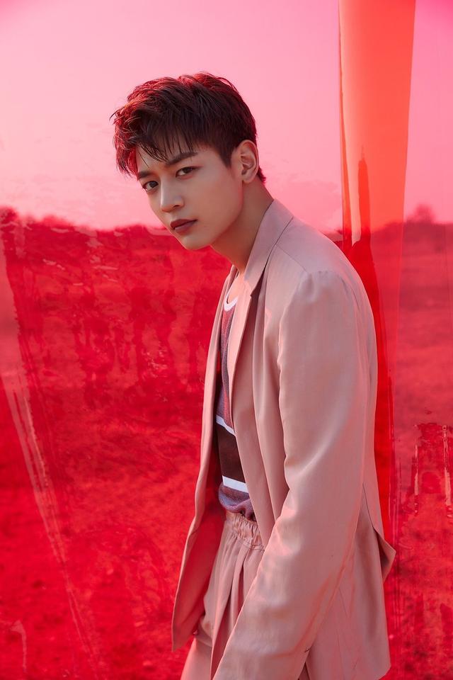 今年入伍的韓國男團成員當中SHINee崔珉豪最帥！EXO大哥最萌！