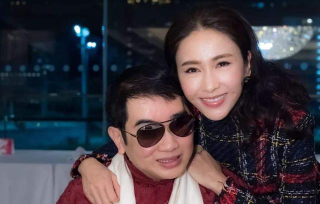 47歲黎姿魅力十足，盡享天倫之樂，可惜女兒們沒能繼承貌美顏值！
