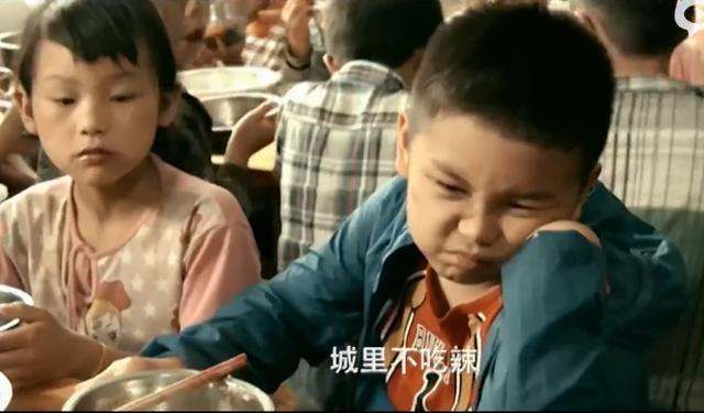 王艷兒子長大了，曾經的混世小魔王變成暖男，隔空感謝媽媽的付出