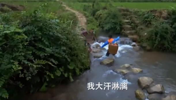 王艷兒子長大了，曾經的混世小魔王變成暖男，隔空感謝媽媽的付出