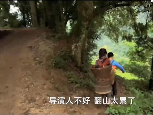 王艷兒子長大了，曾經的混世小魔王變成暖男，隔空感謝媽媽的付出