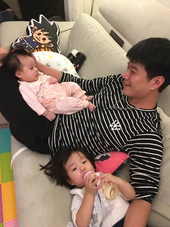 結束了！女星六月已經3度鬧離婚....讓老公李易「結婚6年」完全受夠了！聲稱：「真的要簽字....」讓粉絲大崩潰！ 