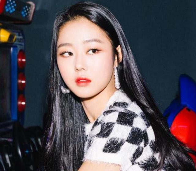現在不收女練習生，盤點四位Big Hit的女練習生，現在的發展！