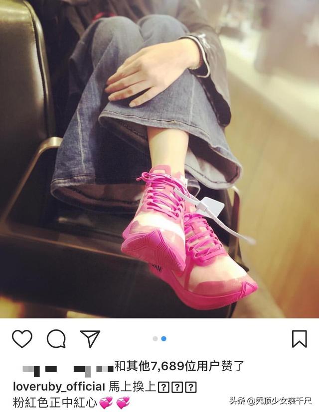 林心如罕見曬娃！親PO「2歲小海豚照片」，背後摟肩霍建華閃翻！