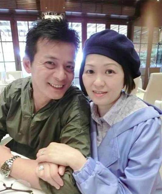 曾為救妻花750萬，自己卻穿59元褲子，黃日華直言妻子比女兒重要