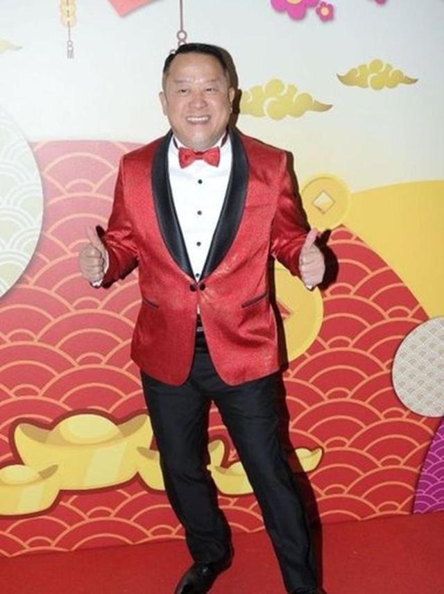 曾志偉女兒曾寶儀46歲仍單身，看到相片後，網友：隨爸爸！