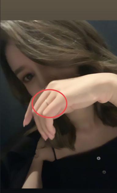 林峰求婚成功了嗎？女友張馨月大曬戒指一臉羞澀！