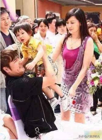 楊冪赴港分家產搶女兒撫養權？網友：她配嗎？