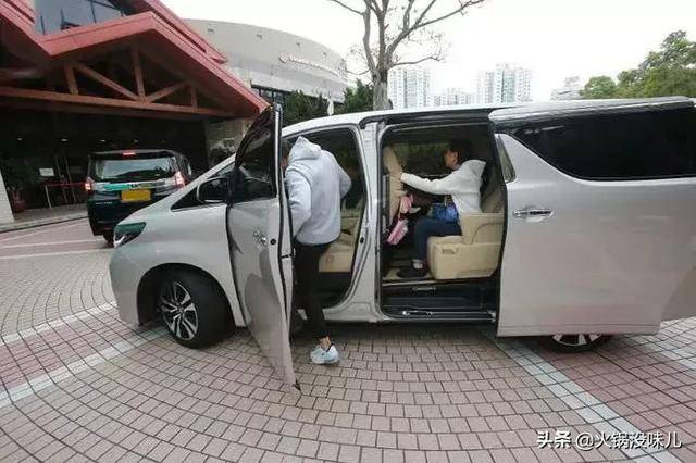 楊冪赴港分家產搶女兒撫養權？網友：她配嗎？