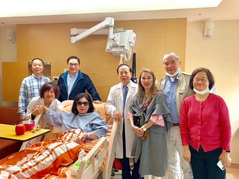 陳文茜驚傳吐血痰！ 堅強抗癌「忍痛拒打嗎啡」感念醫師無私她「90度鞠躬」：病患得快樂走下去