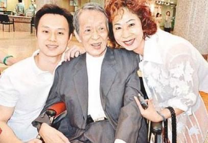 劉德華受他提攜，中風半身癱瘓，82歲被發現已僵硬！4任妻子7個子女卻還大鬧靈堂爭遺產！