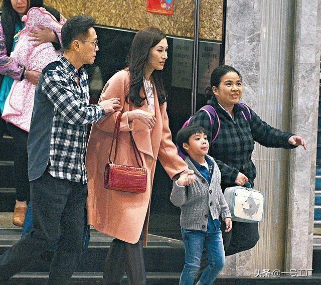 8歲小孩坐擁百億資產，爺爺花500萬給他辦百天宴，還送他50億豪宅!