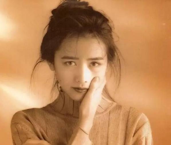 被「男神木村拓哉」寵愛16年不離不棄！來看看她年輕時的照片，就知道啦！！